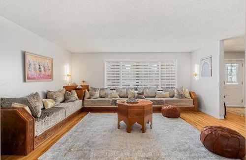 Canyon Meadows Apartment | Luxe Paradise - Indoor Pool - Hotub - Sauna - Gym - Games