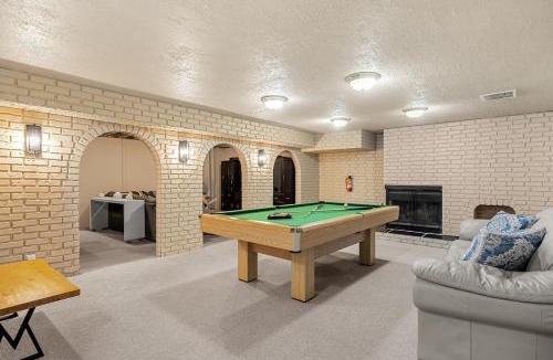 Canyon Meadows Apartment | Luxe Paradise - Indoor Pool - Hotub - Sauna - Gym - Games