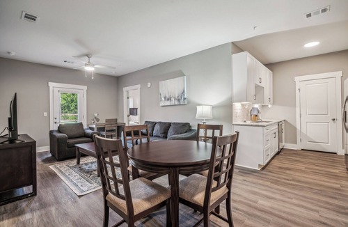 Macon Apartment | Luxe Park 1117 | 2 Bd Apt | Pool, Gym & Parking