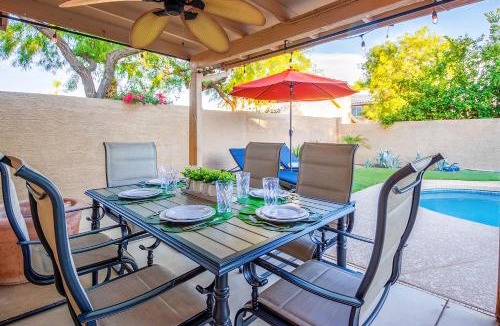 Mountain Park Ranch House | Luxe Phoenix Getaway (heated pool, mountain view)