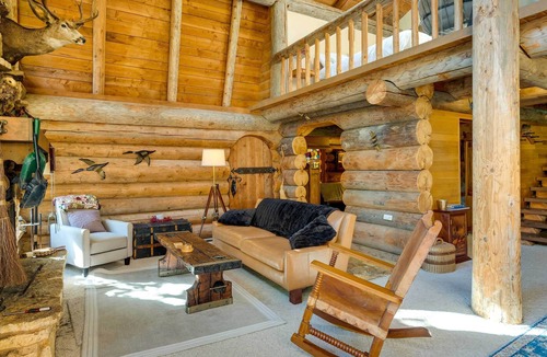 Greenbank Cabin | Luxe PNW Log Cabin w/ Fireplace & Waterfront Deck