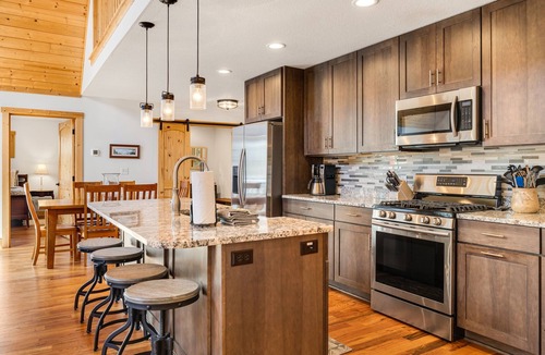 Hendersonville House | Luxe Pond-Front Cabin w/Fire Pit + Biltmore Pass | Pet-Friendly Escape