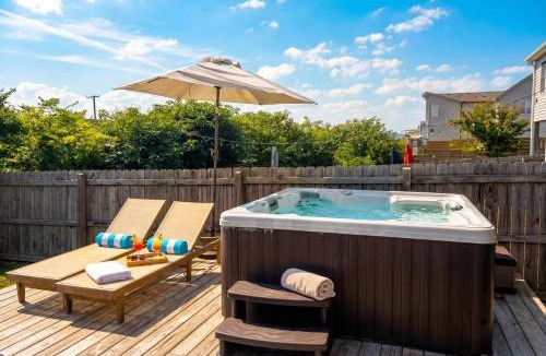 Talbot's Corner House | Luxe Pool Hot Tub & Game Room Downtown Nashville