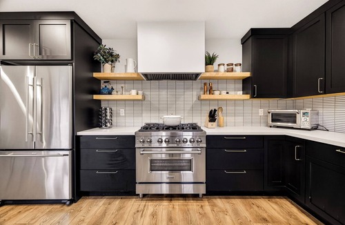 Grass Valley House | Luxe Private Lakefront Getaway with Hot Tub!