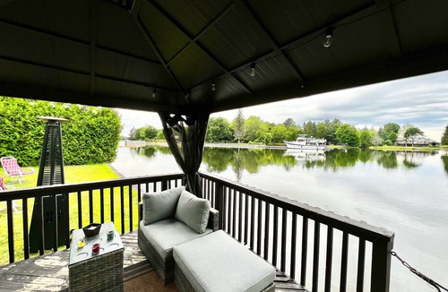 Woodville House | Luxe Private Riverfront Getaway on Trent-Severn!
