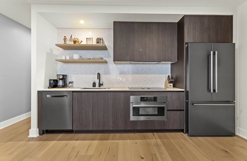 Rainey Street Historic District Condo | Luxe Rainey St High Rise | Heated Pool | Gym | ATX