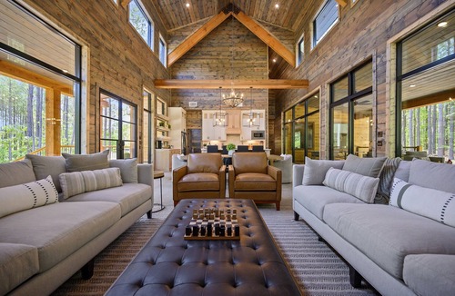Hochatown House | Luxe Retreat -Ping Pong, Play Set,& More!