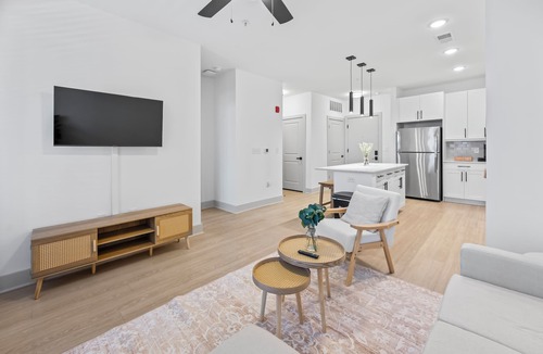 River District Apartment | Luxe Riverwalk 1BR/Walkable/Monthly Ready + Washer/Dryer