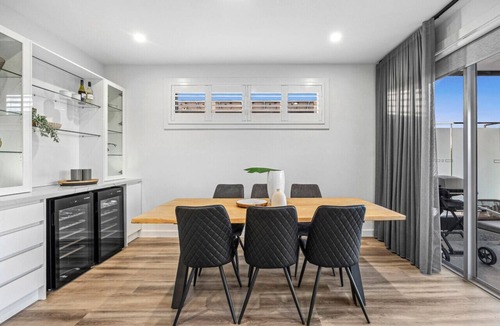 Curlewis House | Luxe, Rooftop Terrace, Views, Three-levels