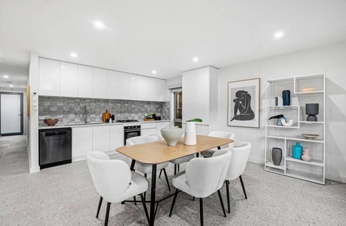 Curlewis House | Luxe, Rooftop Terrace, Views, Three-levels