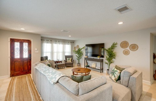 North San Antonio - SAT House | Luxe San Antonio Vacation Rental w/Private Pool!
