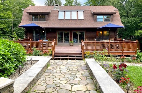Ellenville House | Luxe, Secluded Catskill Lodge Heated Pool, Hot Tub