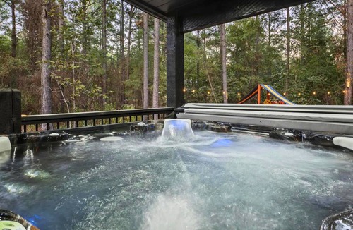 Pickens Cabin | Luxe Side by Side Cabins w/Games, Sleeps 47