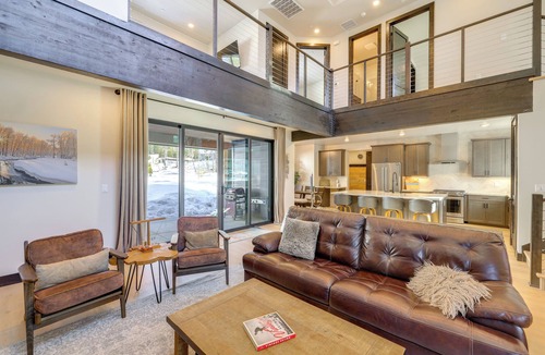 Kingvale House | Luxe Soda Springs Retreat: Modern & Spacious!