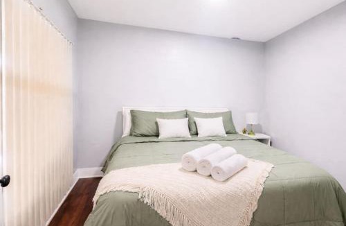Cheektowaga Apartment | Luxe Stay Near Airport and Downtown