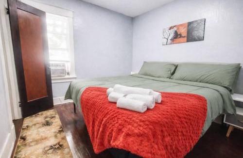 Cheektowaga Apartment | Luxe Stay Near Airport and Downtown