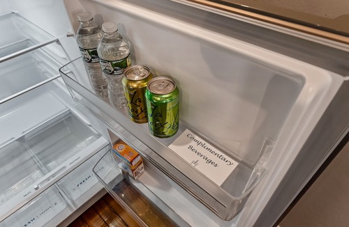 Beacon Apartment | Luxe Studio 1 Loft Main St. Beacon Luxury Steam Shower! Kitchen, Washer/Dryer