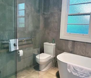 Dubbo Villa | Luxe, Style, Superb, Five Star, Stunning Home