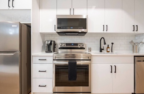 Ramsay Condo | Luxe Suite in Trendy Ramsay