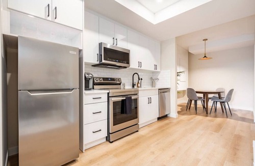 Ramsay Condo | Luxe Suite in Trendy Ramsay