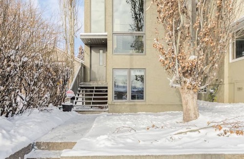 Ramsay Condo | Luxe Suite in Trendy Ramsay