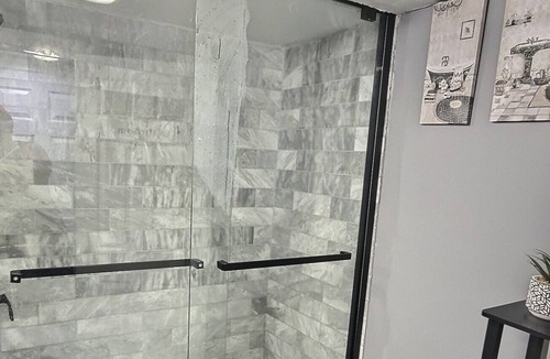 Canton House | Luxe Suite