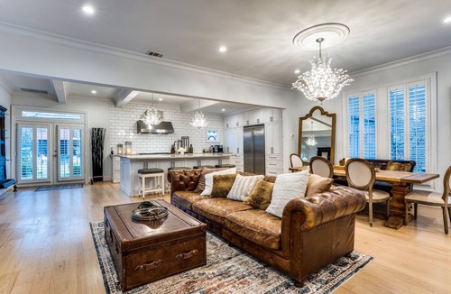 Uptown House | ★ Luxe Thomas Mansion ★ | hot tub, pool, fire pit!