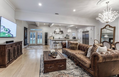 Uptown House | ★ Luxe Thomas Mansion ★ | hot tub, pool, fire pit!
