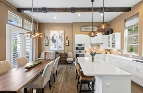 Riverside Apartment | Luxe Townhome | 4bd 5ba Elevator | 1 mile from DT