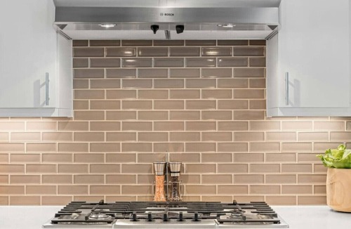 Riverside Apartment | Luxe Townhome | 4bd 5ba Elevator | 1 mile from DT