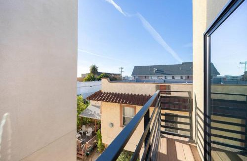 Historic Filipinotown House | Luxe Townhouse Near Downtown LA