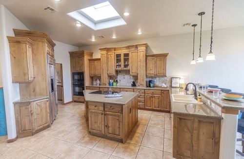 Las Cruces House | Luxe Tuscan Villa - Organ Mtn Views, Patio Living, Sonoma Golf