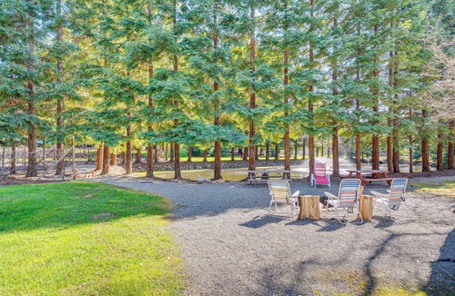 Loomis House | Luxe Vineyard Villa w/Views & Fire Pit in Loomis!