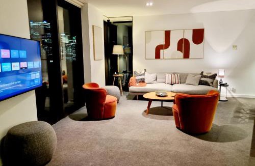 Docklands Apartment | Luxe Waterfront Melbourne