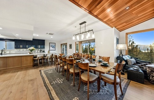 Round Hill Village House | Luxe55 Lake Tahoe Luxury View Estate Panoramic Lake Views, Near South Lake Tahoe & Heavenly