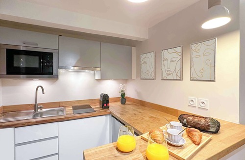 6th Arrondissement Apartment | Luxembourg Garden Authentic studio with lift for 2