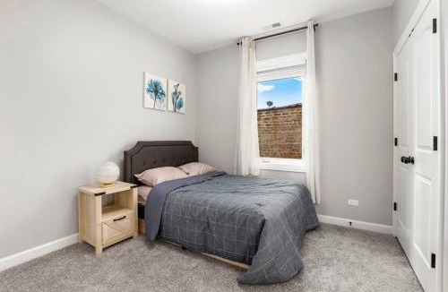 Grand Boulevard Apartment | LuxHome Chicago 8 mins Downtown