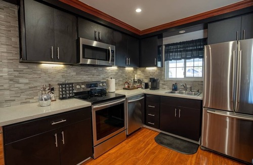 Fairfield House | LuxoStays | Charming 4BR w/large backyard/firepit