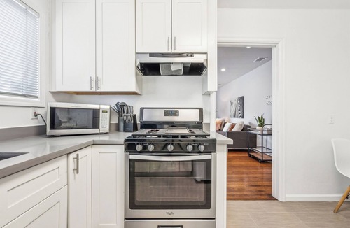 Burlingame Terrace Apartment | LuxoStays l! ! Lovely 2BR #SFO #Train #Laundry