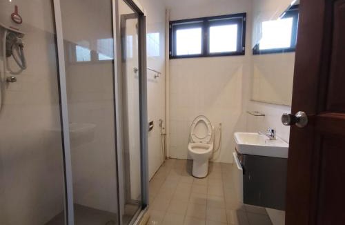 Alor Gajah Villa | Luxpro Karaoke Private Pool Villa 218