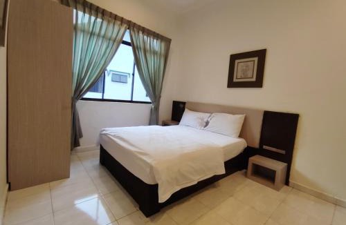 Alor Gajah Villa | Luxpro Karaoke Private Pool Villa 218