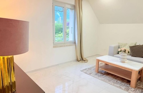 Biel Apartment | Luxrem 5 Apartments Skyline