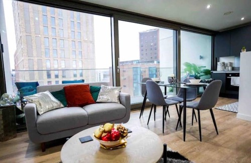 Northern Quarter Apartment | Luxs 1 bed apt with XL balcony
