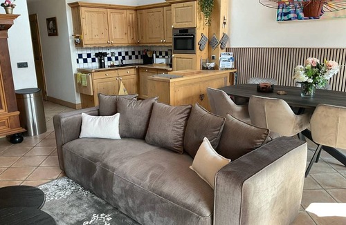 Saint-Martin-de-Belleville Apartment | Luxury Apartment: Ski-In/Ski-Out, Pool, Spa, 8 Guests, Scenic Balcony