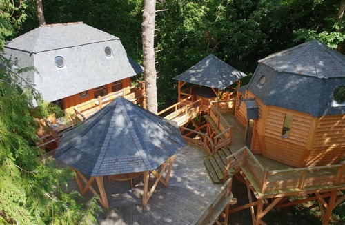 Mantallot Cabin | Luxueuse et Très Insolite Cabane Perchée !