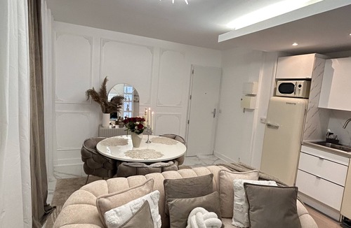 Le Celle-Saint-Cloud Apartment | Luxueux Appartement Jacuzzi Proche de Paris