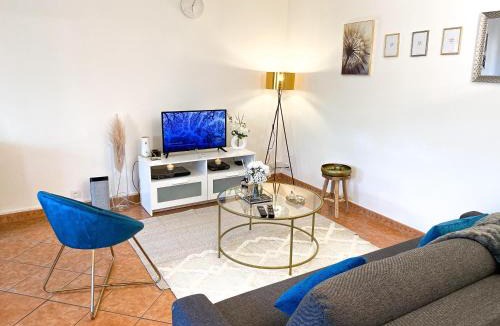 Courcouronnes Apartment | Luxueux Appartement Evry Centre - Parking - RER à 10 min