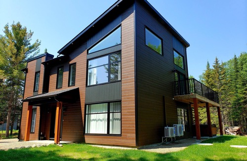Notre-Dame-de-la-Merci Ski Chalet | Luxueux Chalet Urbain à Saint-Donat