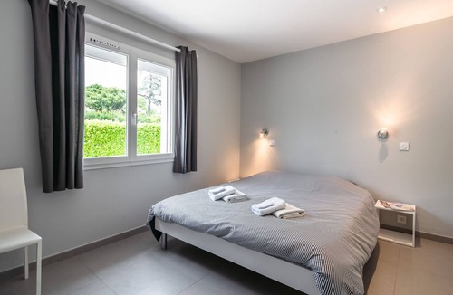 Saint-Genies-de-Fontedit Villa | Luxurious villa in Saint geniès de Fontedit with heated pool