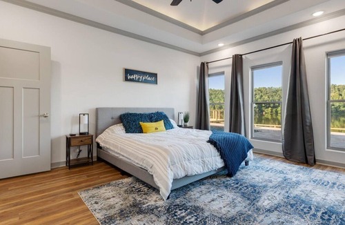 Royal House | Luxury getaway at Sunset Cove!